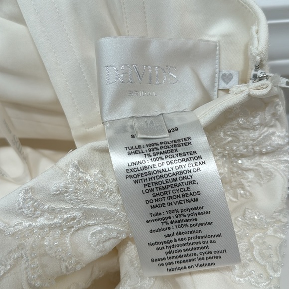 David’s Bridal Wedding Gown - Ivory size 14 - only tried on not worn or altered - Picture 10 of 14